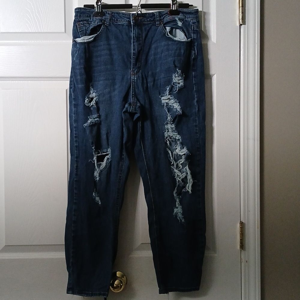 Gogo distressed curvy mom jeans   Sz 11 Juniors EUC